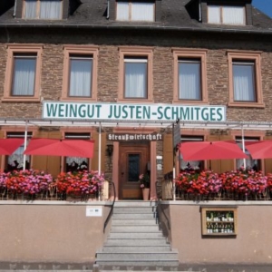 justen-550x400 Weingut Justen Schmitges - Ürzig